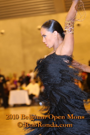 http://www.danceplaza.com/gallery/Rob_Ronda/2010_Belgium_IDSF_Open_Mons/IDSF_Adults_Latin/10BOAdLa138g.jpg