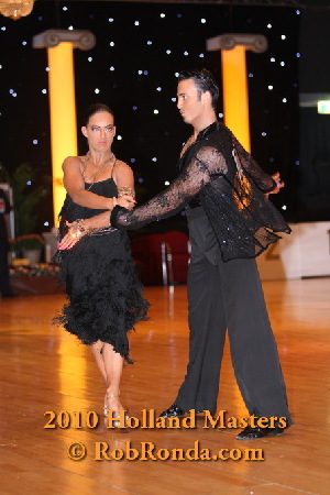 http://www.danceplaza.com/gallery/Rob_Ronda/2010_Holland_Masters/IDSF_Adults_Latin/10HMAdLa050g.jpg