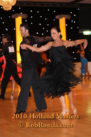 http://www.danceplaza.com/gallery/Rob_Ronda/2010_Holland_Masters/IDSF_Adults_Latin/10HMAdLa052g.jpg