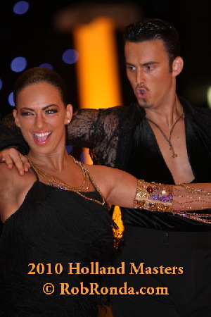 http://www.danceplaza.com/gallery/Rob_Ronda/2010_Holland_Masters/IDSF_Adults_Latin/10HMAdLa053g.jpg