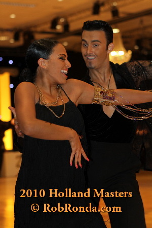 http://www.danceplaza.com/gallery/Rob_Ronda/2010_Holland_Masters/IDSF_Adults_Latin/10HMAdLa056g.jpg