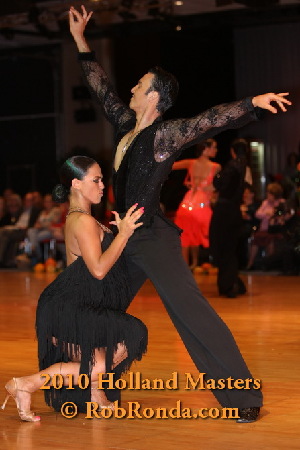 http://www.danceplaza.com/gallery/Rob_Ronda/2010_Holland_Masters/IDSF_Adults_Latin/10HMAdLa165g.jpg