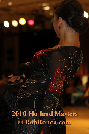 http://www.danceplaza.com/gallery/Rob_Ronda/2010_Holland_Masters/IDSF_Adults_Latin/10HMAdLa220g.jpg