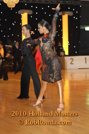 http://www.danceplaza.com/gallery/Rob_Ronda/2010_Holland_Masters/IDSF_Adults_Latin/10HMAdLa249g.jpg