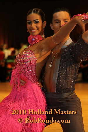 http://www.danceplaza.com/gallery/Rob_Ronda/2010_Holland_Masters/IDSF_Adults_Latin/10HMAdLa336g.jpg