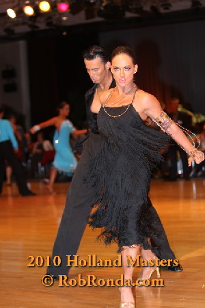 http://www.danceplaza.com/gallery/Rob_Ronda/2010_Holland_Masters/IDSF_Adults_Latin/10HMAdLa376g.jpg