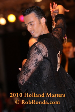 http://www.danceplaza.com/gallery/Rob_Ronda/2010_Holland_Masters/IDSF_Adults_Latin/10HMAdLa377g.jpg