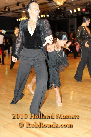 http://www.danceplaza.com/gallery/Rob_Ronda/2010_Holland_Masters/IDSF_Adults_Latin/10HMAdLa419g.jpg