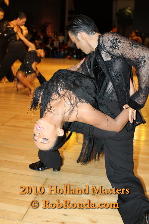 http://www.danceplaza.com/gallery/Rob_Ronda/2010_Holland_Masters/IDSF_Adults_Latin/10HMAdLa420g.jpg