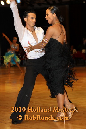 http://www.danceplaza.com/gallery/Rob_Ronda/2010_Holland_Masters/IDSF_Adults_Latin/10HMAdLa485g.jpg