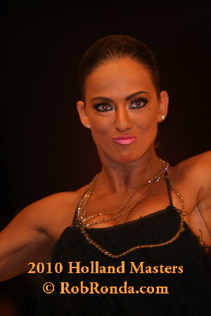 http://www.danceplaza.com/gallery/Rob_Ronda/2010_Holland_Masters/IDSF_Adults_Latin/10HMAdLa486g.jpg