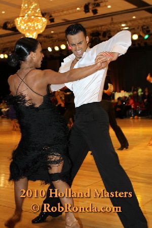 http://www.danceplaza.com/gallery/Rob_Ronda/2010_Holland_Masters/IDSF_Adults_Latin/10HMAdLa520g.jpg