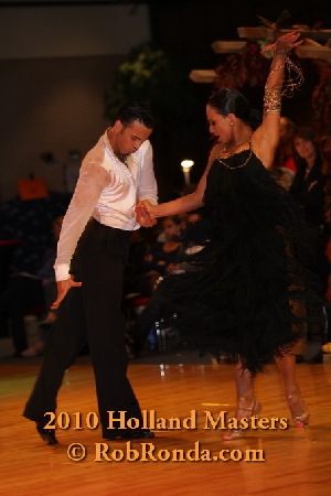 http://www.danceplaza.com/gallery/Rob_Ronda/2010_Holland_Masters/IDSF_Adults_Latin/10HMAdLa546g.jpg