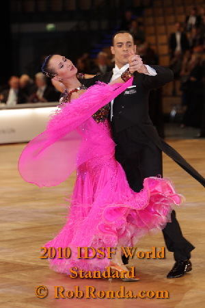 http://www.danceplaza.com/gallery/Rob_Ronda/2010_IDSF_World_Standard_Wetzlar/First_Round/10IDSFWS1R250g.jpg