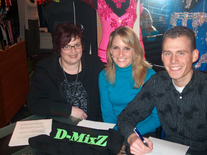 Saskia Zegels (D-MixZ) met Richard Peters en Jeanine Schouwenaars