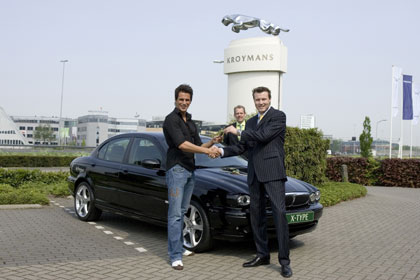 Remco Bastiaansen met de Jaguar X-TYPE van Kroymans Zaltbommel B.V